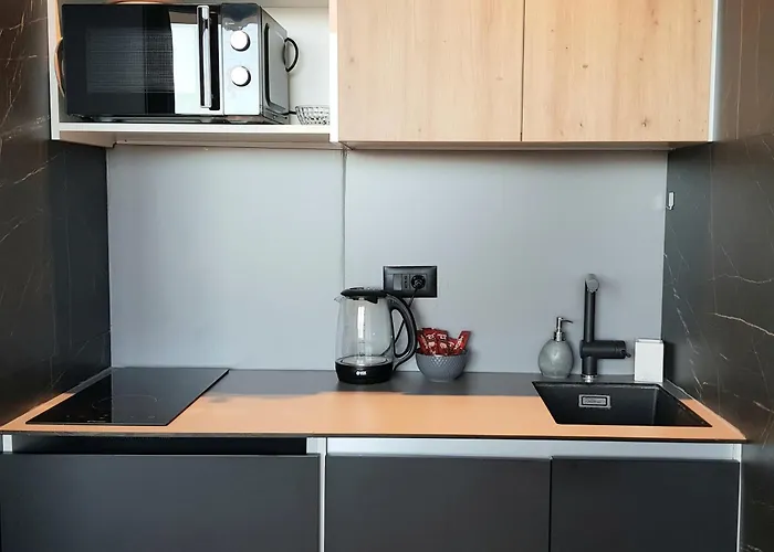 Na Vodi - Waterfront Bw *